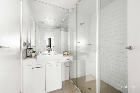 Property photo of 3308/100 Harbour Esplanade Docklands VIC 3008