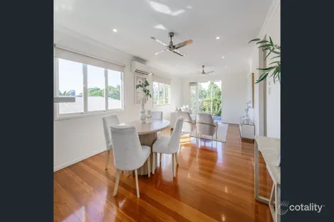 24 Maryland St, Stafford Heights, QLD 4053