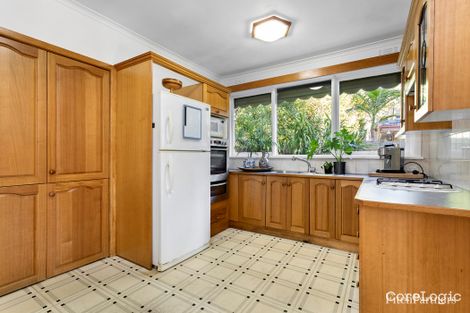 Property photo of 28 Cheviot Road Mount Waverley VIC 3149