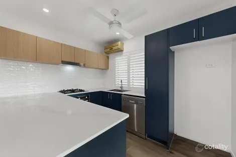 Property photo of 11/75 Riding Road Hawthorne QLD 4171