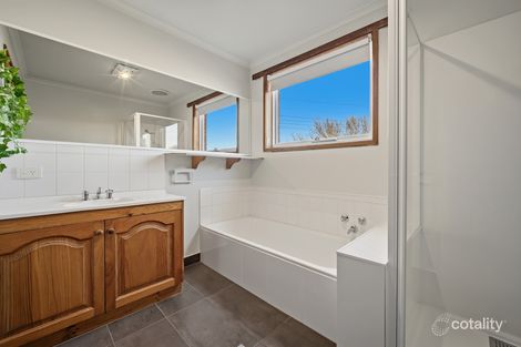 Property photo of 2/1 Tarhook Road Warrnambool VIC 3280