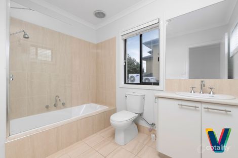 2a Eyre St, Burwood, VIC 3125