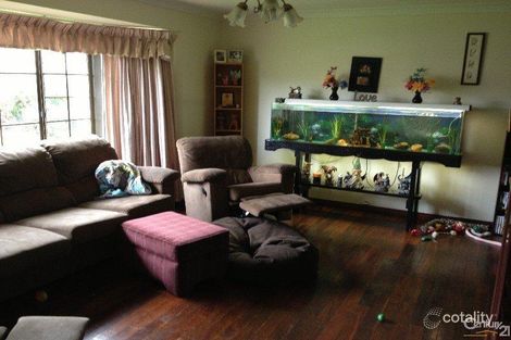 Property photo of 15 Inverness Circle Camillo WA 6111