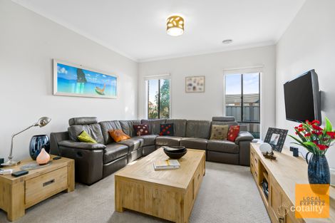 Property photo of 64 Fantail Way Brookfield VIC 3338