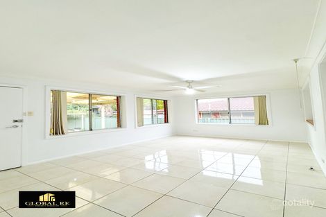 Property photo of 17 Lookout Drive Mount Pritchard NSW 2170