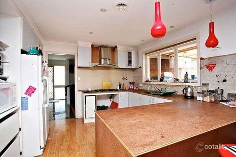 Property photo of 16 Montagu Way Delahey VIC 3037