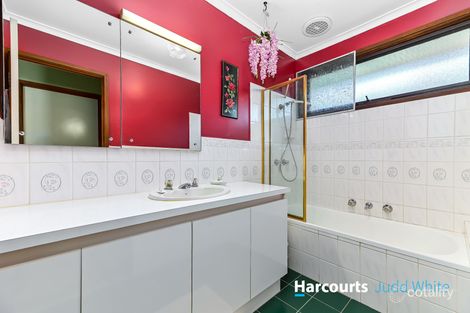 Property photo of 4 Kintbury Close Wantirna VIC 3152