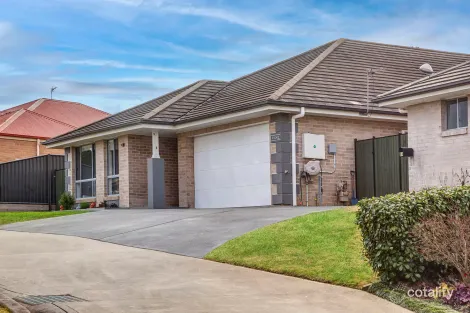 Property photo of 8 Napper Close Moss Vale NSW 2577