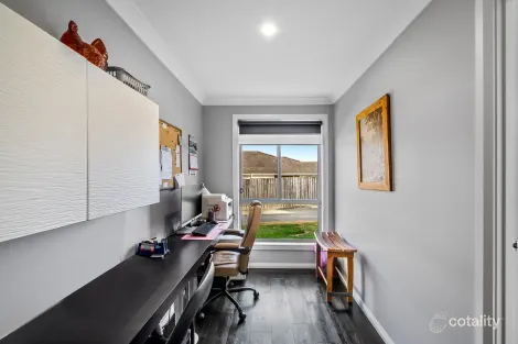 Property photo of 8 Napper Close Moss Vale NSW 2577