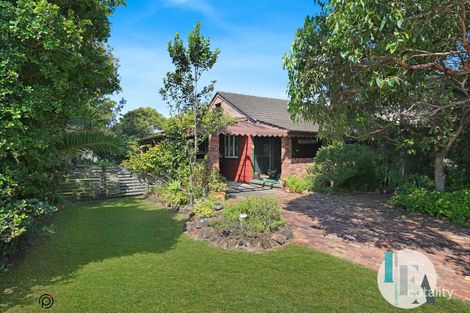 15 Sassafras Ave, Windang, NSW 2528