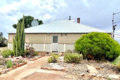 2 Mckenzie Rd, Minnipa, SA 5654