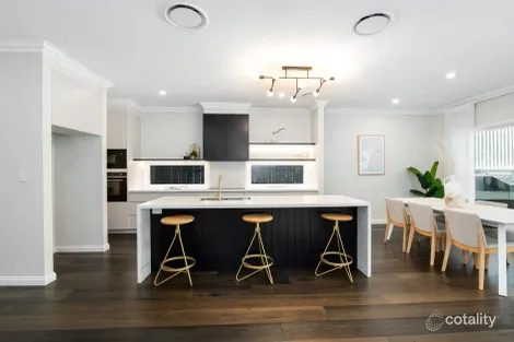 Property photo of 100 Bowman Parade Bardon QLD 4065