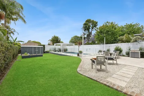 Property photo of 33 Nimbey Avenue Narraweena NSW 2099