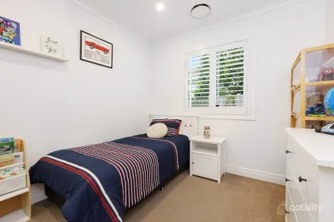 Property photo of 33 Nimbey Avenue Narraweena NSW 2099