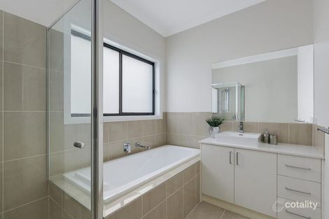 Property photo of 38 Yellow Brick Road Doreen VIC 3754