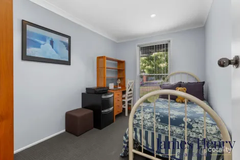 Property photo of 8 Chidley Crescent Metford NSW 2323