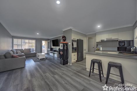 Property photo of 2/7 Harbour Boulevard Bomaderry NSW 2541