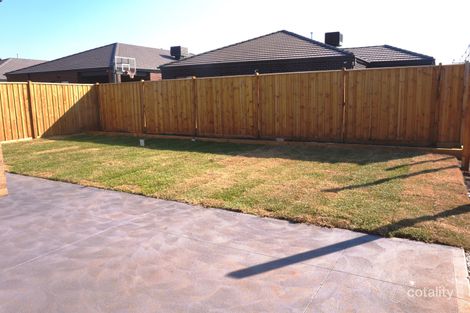 12 Basingstoke Rd, Thornhill Park, VIC 3335