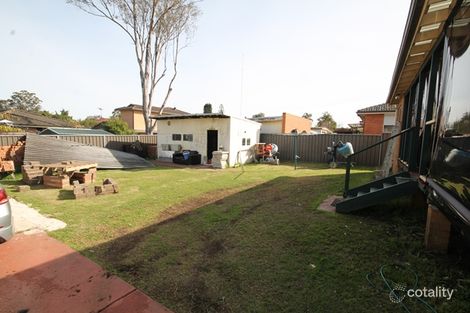 Property photo of 40 Hillview Parade Lurnea NSW 2170