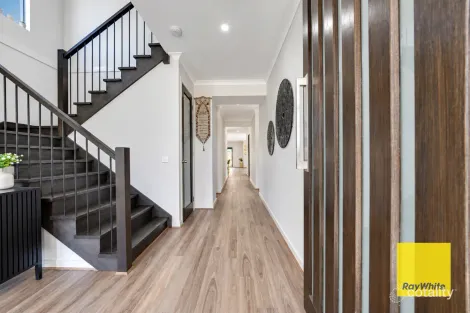 Property photo of 28 Jagged Circuit Tarneit VIC 3029