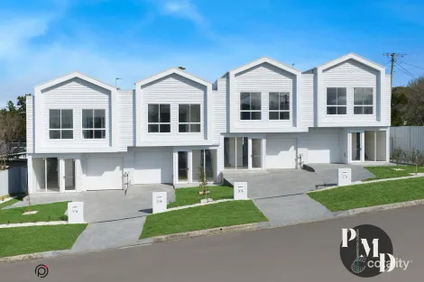 Property photo of 4 Freeman Parade Mount Warrigal NSW 2528