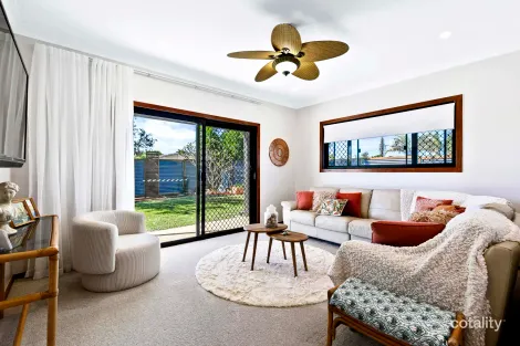 Property photo of 1 Preston Street Point Vernon QLD 4655