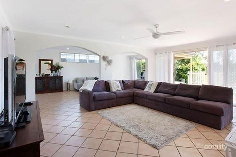 Property photo of 9 Buena Vista Court Broadbeach Waters QLD 4218
