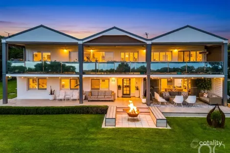 Property photo of 99 Captain Sturt Parade Hindmarsh Island SA 5214