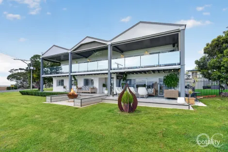 Property photo of 99 Captain Sturt Parade Hindmarsh Island SA 5214