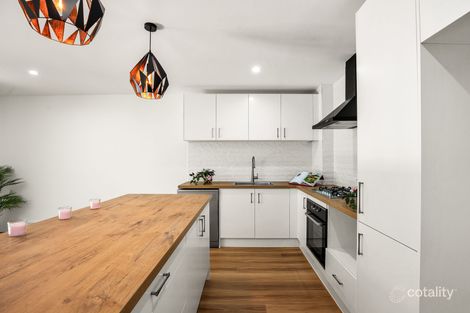 Property photo of 2/125 Clarence Road Indooroopilly QLD 4068