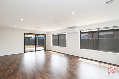 Property photo of 18 Atherton Way Werribee VIC 3030