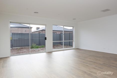 Property photo of 12 Heaton Street Tarneit VIC 3029