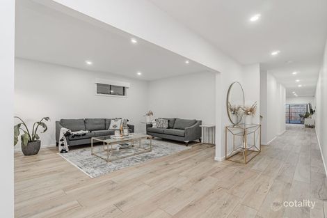 Property photo of 4 Edgecombe Way Roxburgh Park VIC 3064
