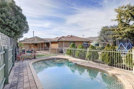 Property photo of 2 Grevillea Crescent Hoppers Crossing VIC 3029