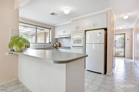 Property photo of 2 Grevillea Crescent Hoppers Crossing VIC 3029
