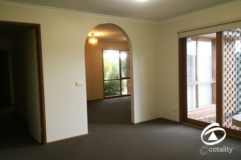 Property photo of 2 Gullquist Way Pakenham VIC 3810