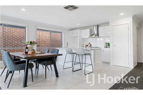 Property photo of 23 Thaine Way Doreen VIC 3754