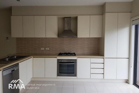Property photo of 2/2 Ozzimo Way Werribee VIC 3030