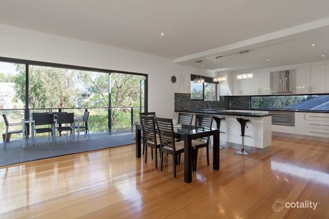 Property photo of 32 Candlebark Circuit Lilydale VIC 3140