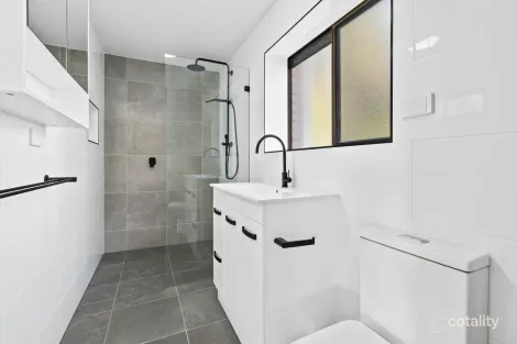 Property photo of 10 Ruth Street Birkdale QLD 4159