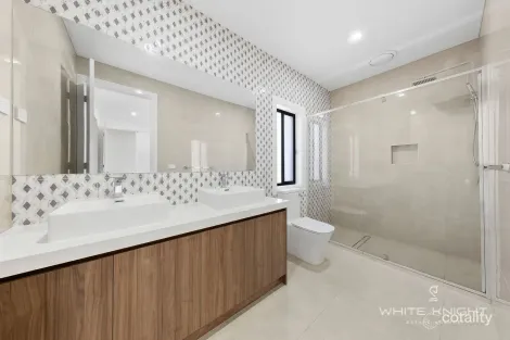 Property photo of 2 Emilia Circuit Fraser Rise VIC 3336