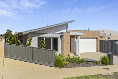 Property photo of 30 Birdwood Drive St Leonards VIC 3223