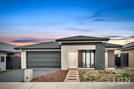 16 Wonder Ave, Clyde North, VIC 3978