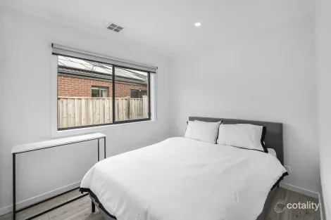 Property photo of 5 Onoway Approach Mickleham VIC 3064