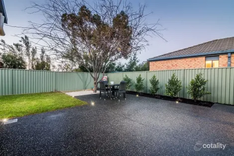Property photo of 43 Masterton Place Cranbourne East VIC 3977