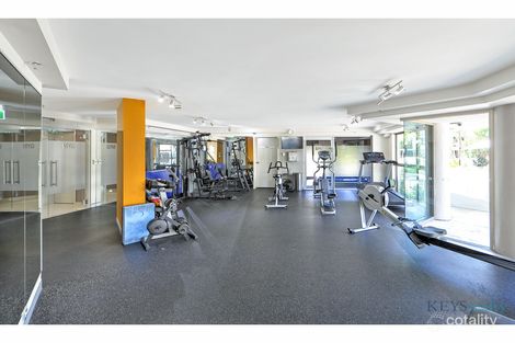 Property photo of 2/20 Cronin Avenue Main Beach QLD 4217