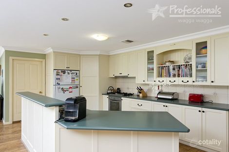 Property photo of 30 Stirling Boulevard Tatton NSW 2650