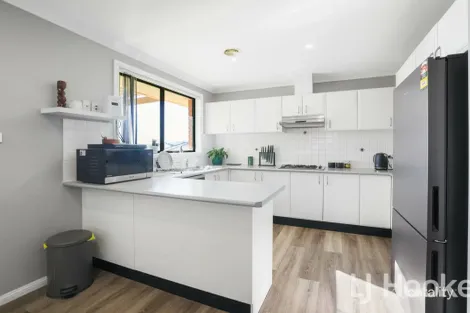 Property photo of 8 Ruby Place Kelso NSW 2795