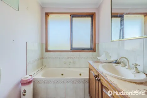 Property photo of 33 Massey Street Doncaster VIC 3108