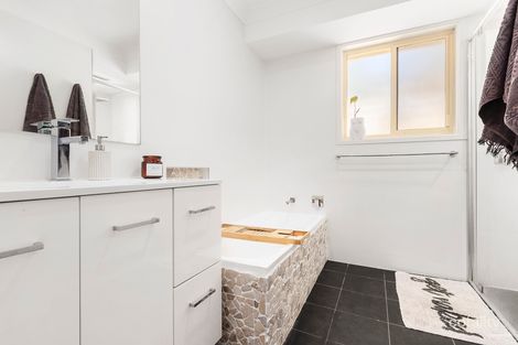 Property photo of 73 Enterprise Way Woodrising NSW 2284